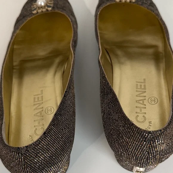 Chanel Pumps CC Logo Pearl and Gripoix Embellished Flats 39.5 Gold - Picture 12 of 14